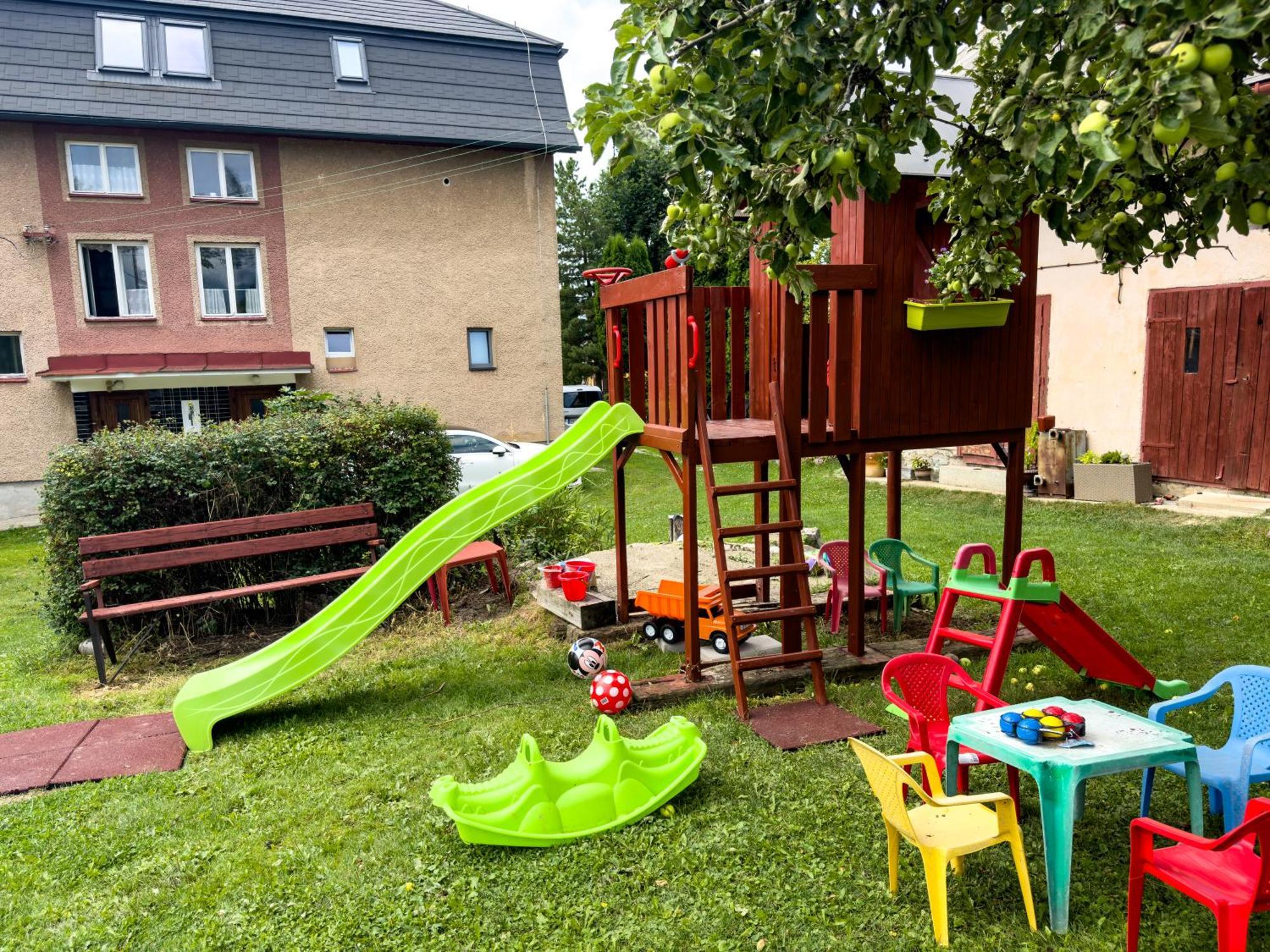 Guest House Privat Strba Exterior photo